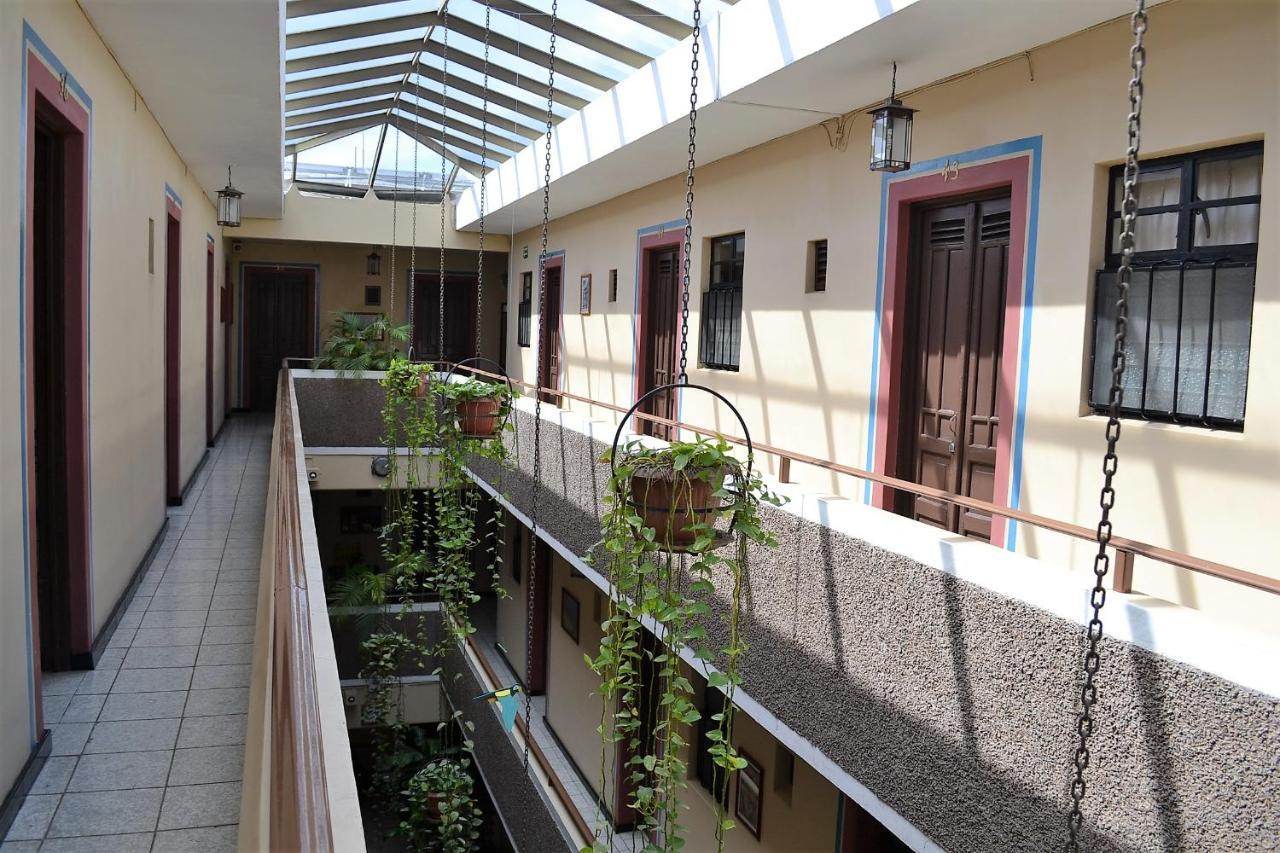 Hotel Janeiro Гвадалахара Экстерьер фото